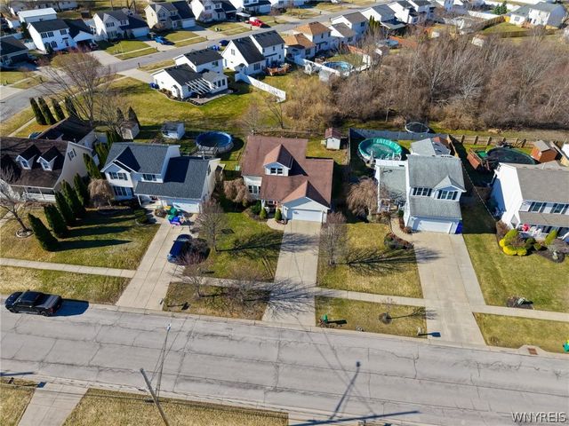 4746 Bay View Road, Hamburg, NY 14075