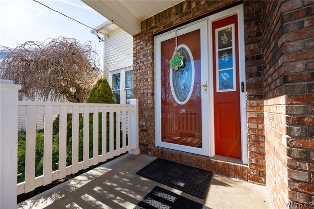 4746 Bay View Road, Hamburg, NY 14075