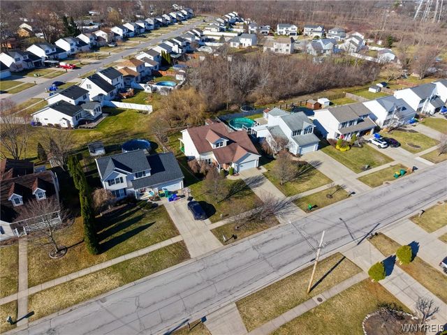 4746 Bay View Road, Hamburg, NY 14075