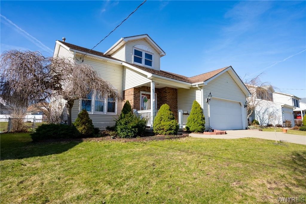 4746 Bay View Road, Hamburg, NY 14075