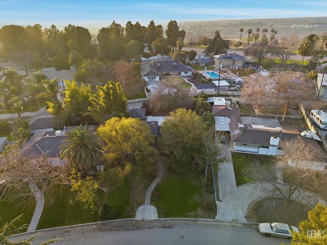 3314 La Cresta Drive, Bakersfield, CA 93305