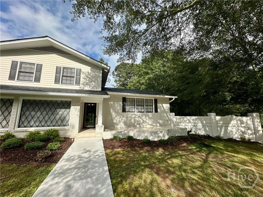 Image 2 of property listing at 235 Minish Lake Road, Commerce, GA 30530