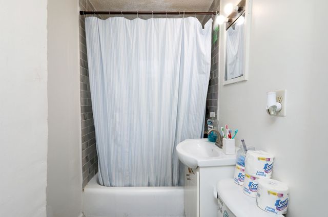 5902 Boston Avenue, Des Moines, IA 50322