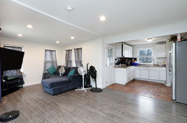 5902 Boston Avenue, Des Moines, IA 50322