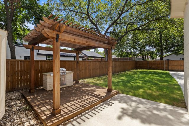 1107 S Waverly Drive, Dallas, TX 75208