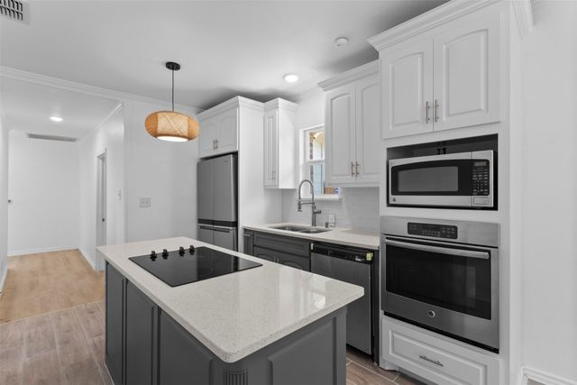 1107 S Waverly Drive, Dallas, TX 75208