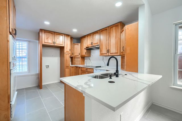 803 Park Place Boulevard, Midlothian, TX 76065