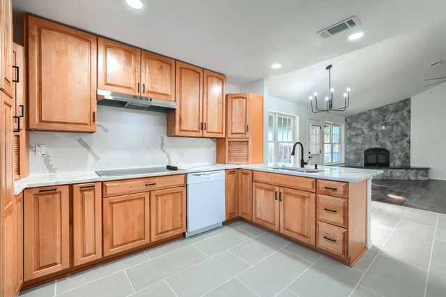 803 Park Place Boulevard, Midlothian, TX 76065