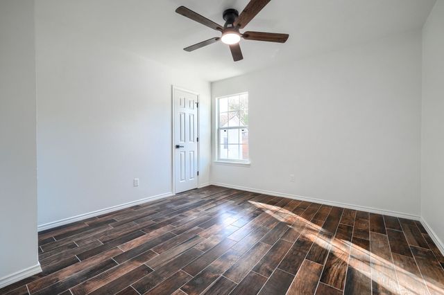 803 Park Place Boulevard, Midlothian, TX 76065