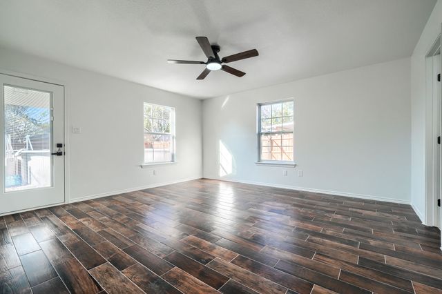 803 Park Place Boulevard, Midlothian, TX 76065