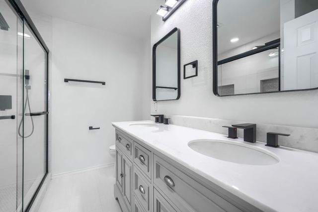 803 Park Place Boulevard, Midlothian, TX 76065