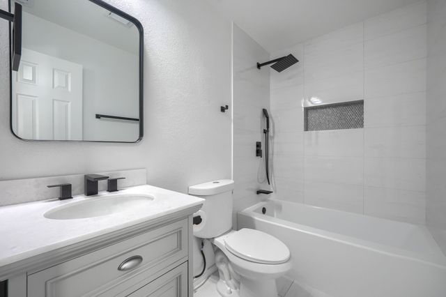 803 Park Place Boulevard, Midlothian, TX 76065