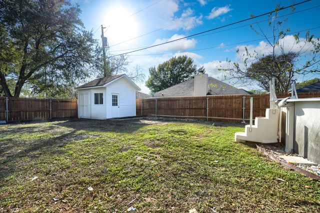 803 Park Place Boulevard, Midlothian, TX 76065