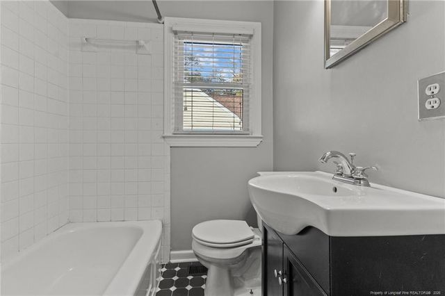 1001 Anarine Road, Fayetteville, NC 28303