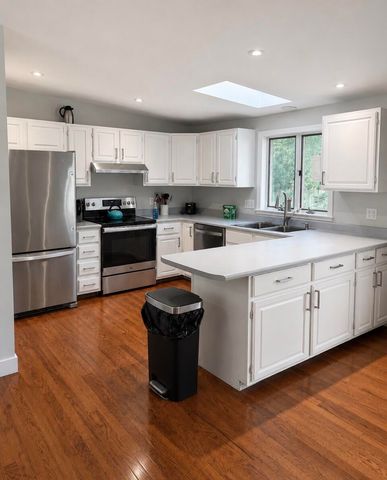 12 Frost Lane, Hyannis, MA 02601