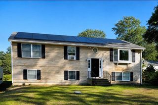 12 Frost Lane, Hyannis, MA 02601