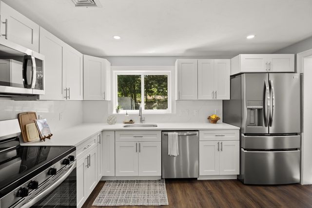 15 Clara Rd, Brockton, MA 02302