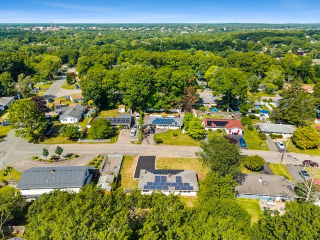 15 Clara Rd, Brockton, MA 02302