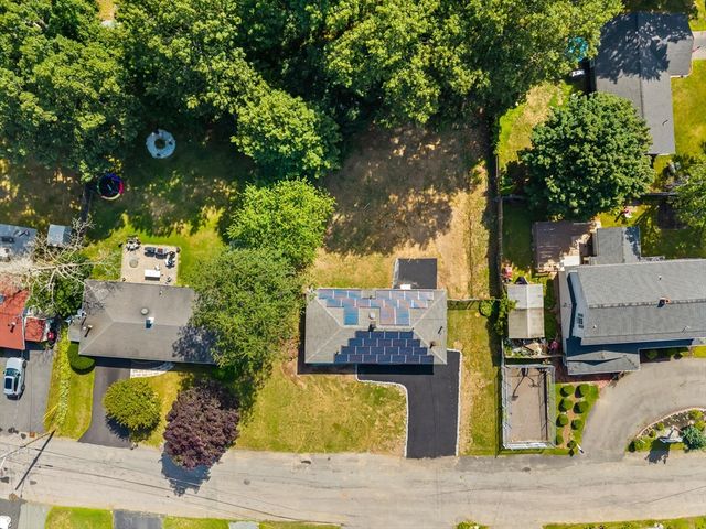 15 Clara Rd, Brockton, MA 02302
