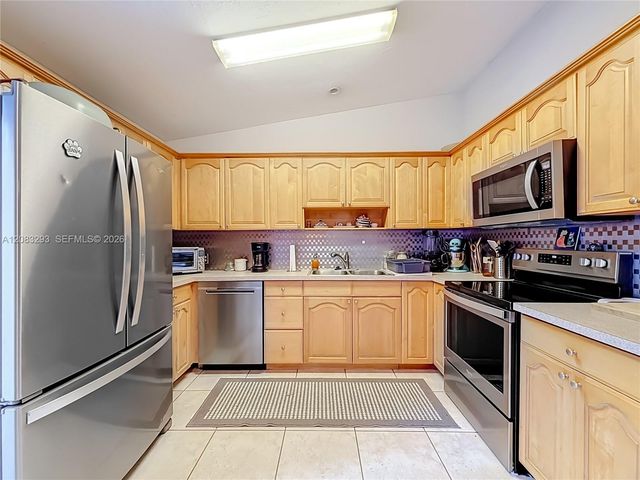 4271 NW 20th Avenue, Oakland Park, FL 33309