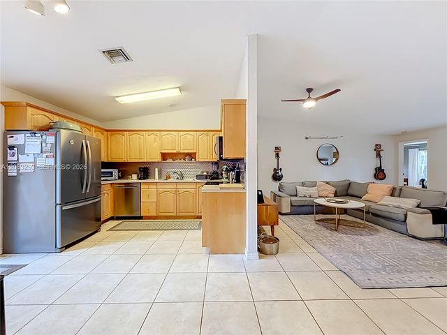 4271 NW 20th Avenue, Oakland Park, FL 33309