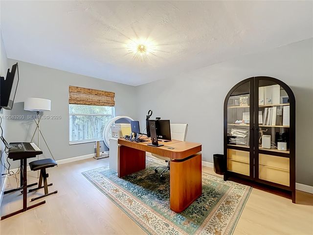 4271 NW 20th Avenue, Oakland Park, FL 33309