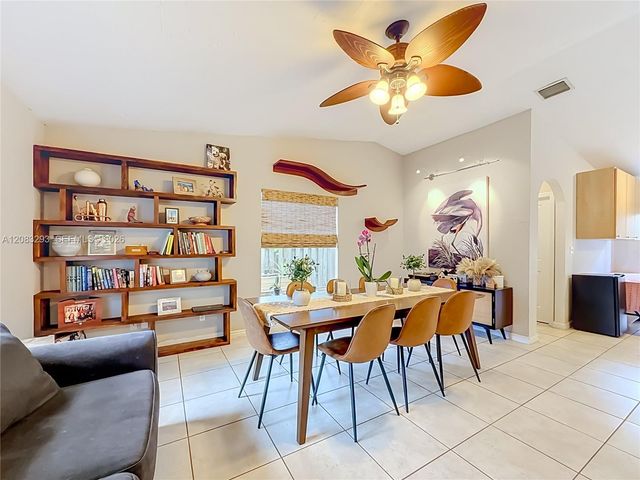 4271 NW 20th Avenue, Oakland Park, FL 33309