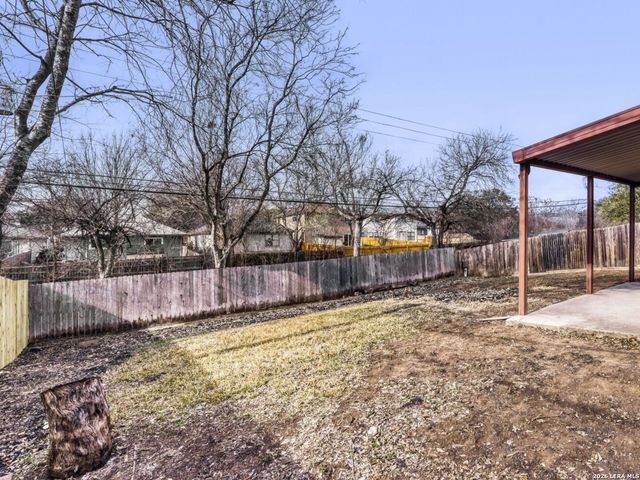 9714 Bay View Dr, San Antonio, TX 78239