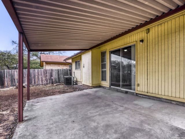 9714 Bay View Dr, San Antonio, TX 78239