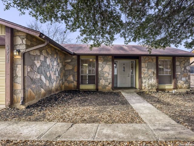 9714 Bay View Dr, San Antonio, TX 78239