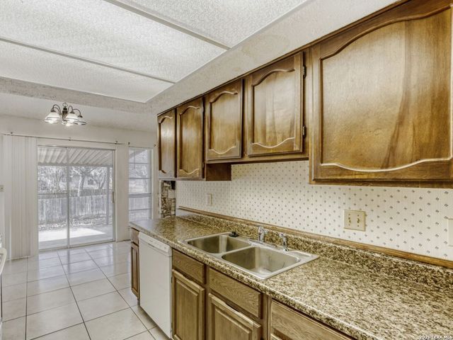 9714 Bay View Dr, San Antonio, TX 78239