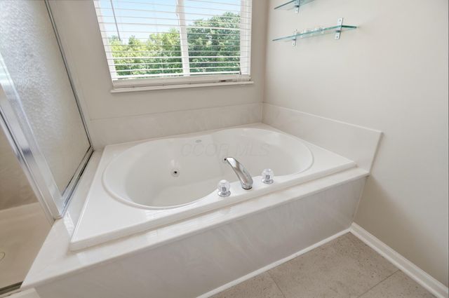 5817 Edgebrook Drive, Galena, OH 43021