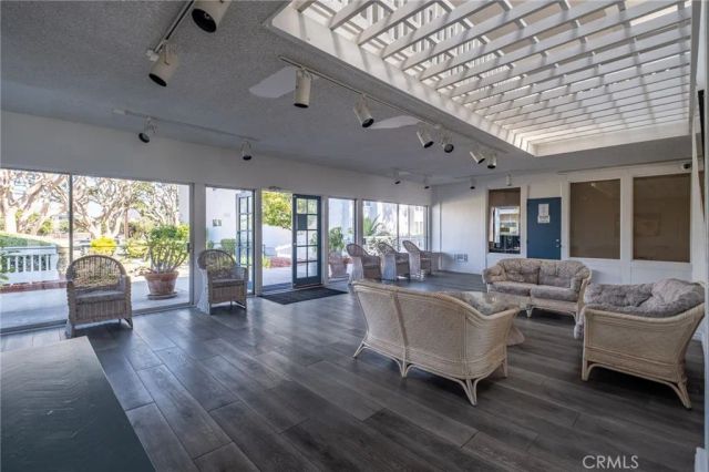 814 Camino Real 101, Redondo Beach, CA 90277