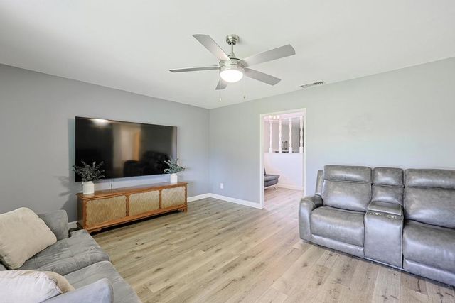 1127 Paula Way, Escondido, CA 92027