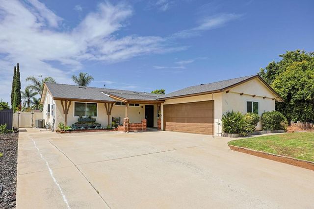 1127 Paula Way, Escondido, CA 92027
