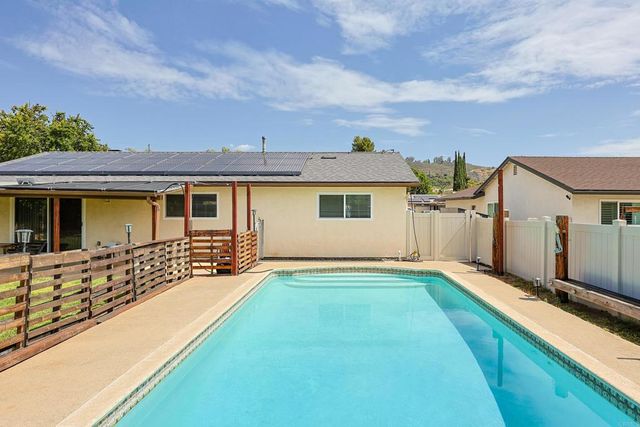 1127 Paula Way, Escondido, CA 92027