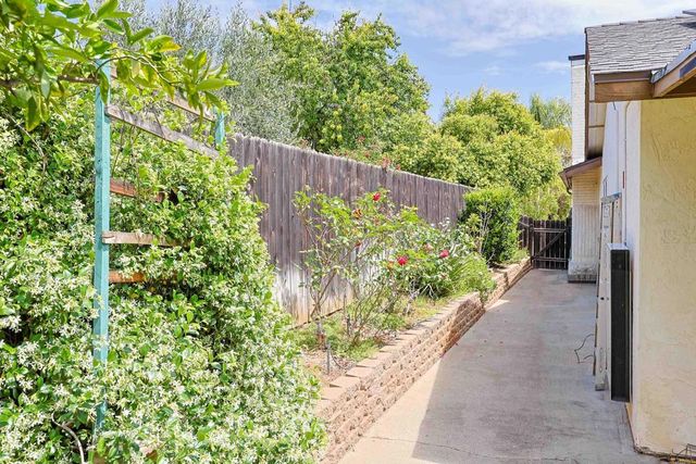1127 Paula Way, Escondido, CA 92027