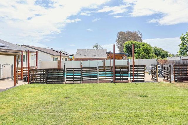 1127 Paula Way, Escondido, CA 92027