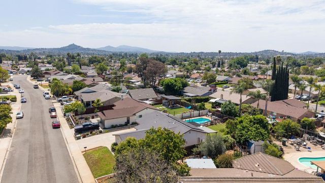 1127 Paula Way, Escondido, CA 92027