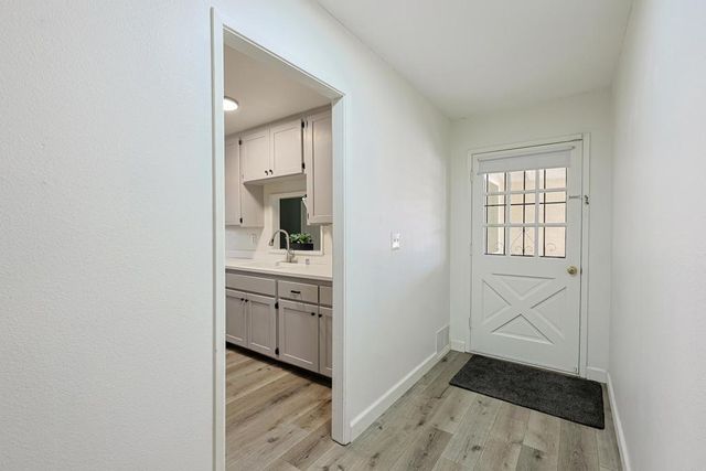 1127 Paula Way, Escondido, CA 92027