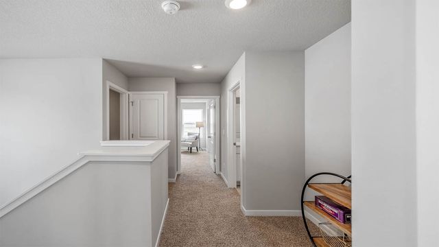 2698 SE Creekhill Way, West Des Moines, IA 50265