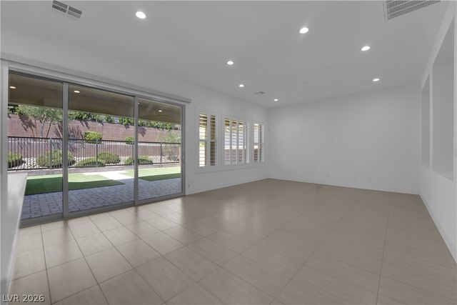 6677 Regency Stone Way, Las Vegas, NV 89148