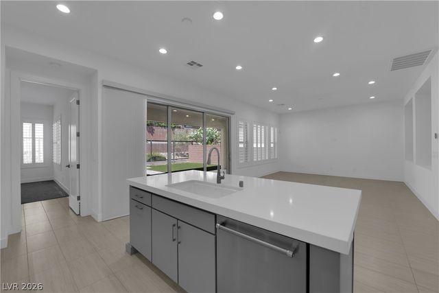 6677 Regency Stone Way, Las Vegas, NV 89148