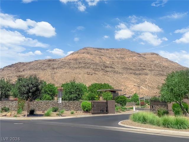 6677 Regency Stone Way, Las Vegas, NV 89148