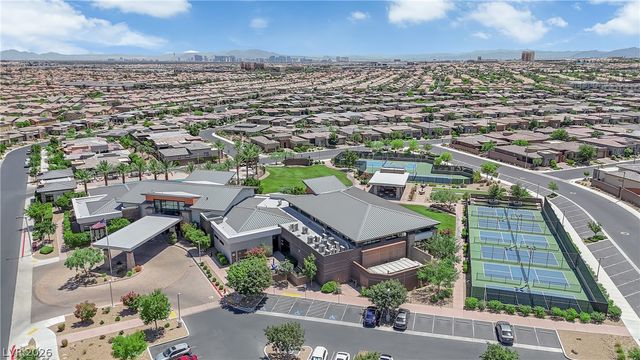 6677 Regency Stone Way, Las Vegas, NV 89148