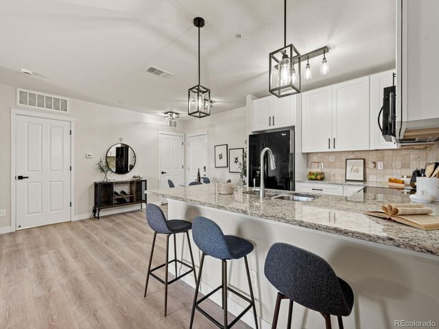 725 Elmhurst Drive 208, Highlands Ranch, CO 80129