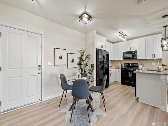 725 Elmhurst Drive 208, Highlands Ranch, CO 80129