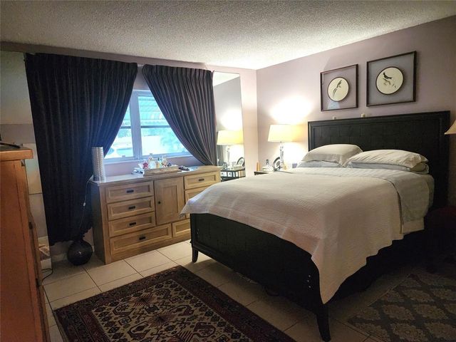 804 SE 7th Street 101, Deerfield Beach, FL 33441