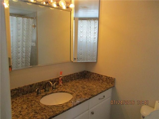 804 SE 7th Street 101, Deerfield Beach, FL 33441