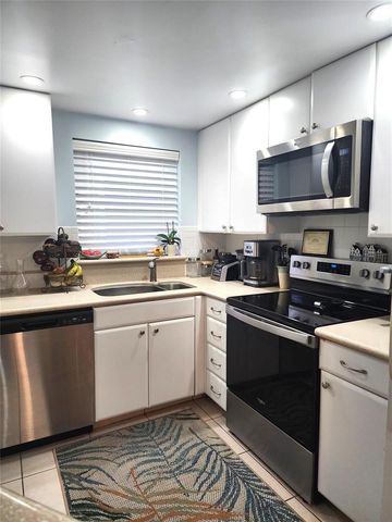804 SE 7th Street 101, Deerfield Beach, FL 33441